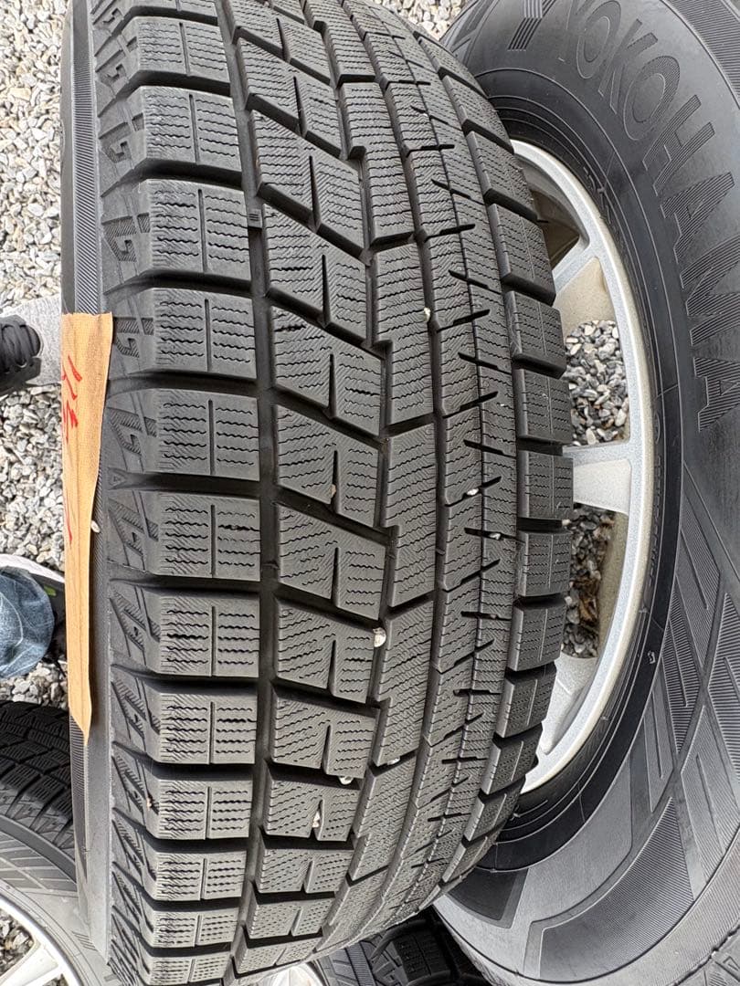 バリ溝　国産スタッドレス　205/65R16 アルベル　セレナ　ヤリスクロス