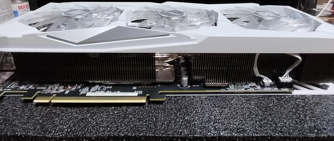 グラフィックボード・グラボ・ビデオカード ASRock RX 7800 XT Steel Legend 16GB OC