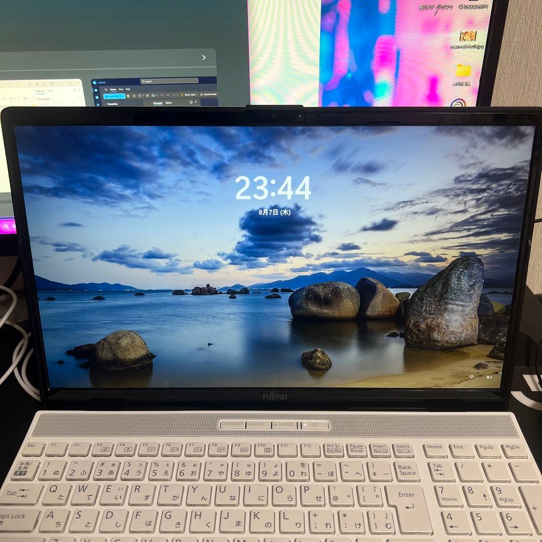 【ほぼ未使用品】富士通 LIFEBOOK AH480/H プレミアムホワイト