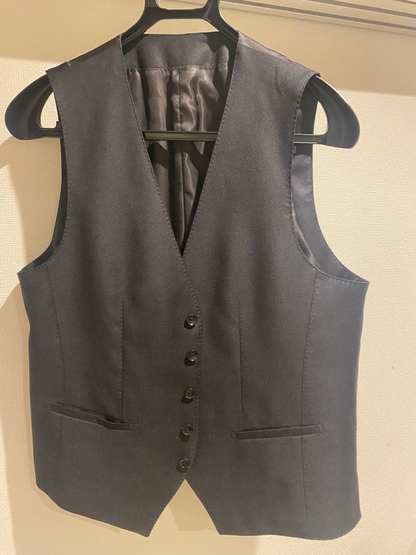 K*様 【ほぼ新品】BOSS ダークグレー ビジネススーツ　セットアップ