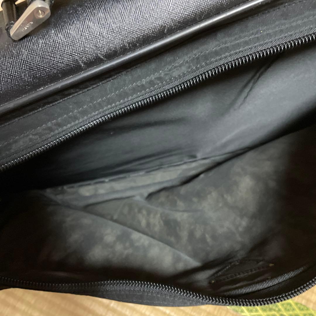 PRADA ブラック ナイロン ビジネスバッグ