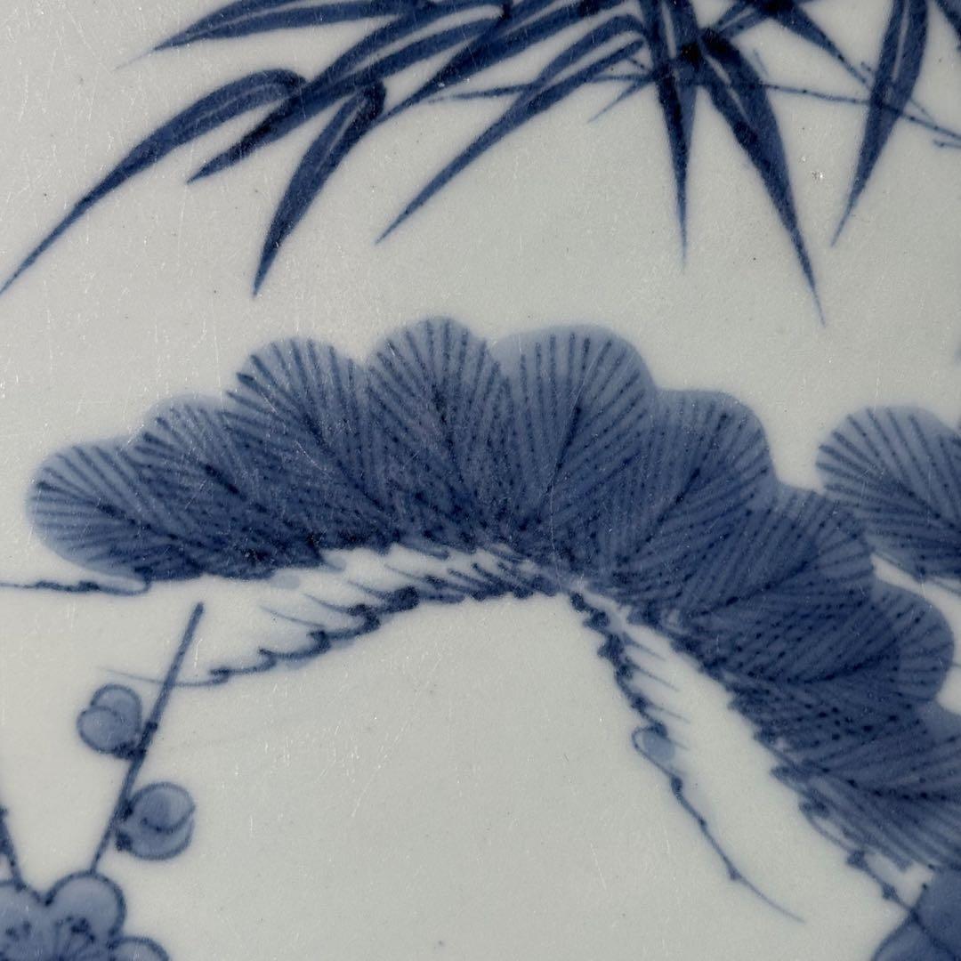 江戸後期　染付松竹梅大皿　後期鍋島　三方兜唐花文　高台櫛目文　桐箱付　34cm