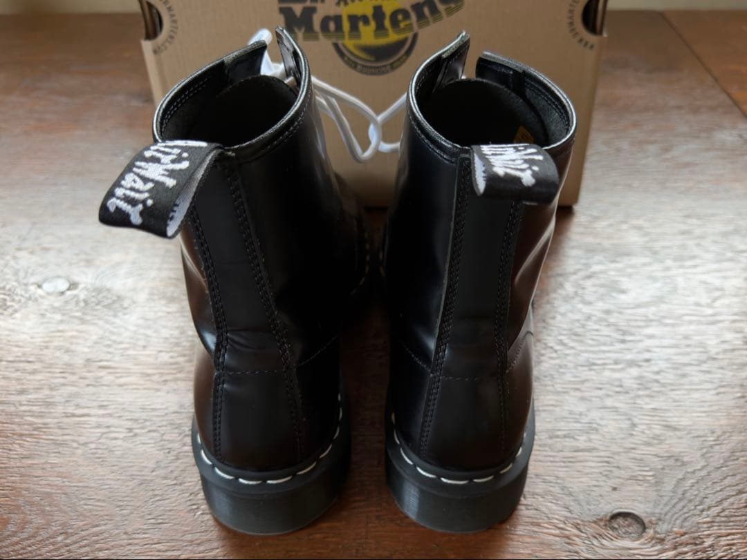 定価の半額 極美品 ドクターマーチン ホワイトステッチ 8 ホール 28cm