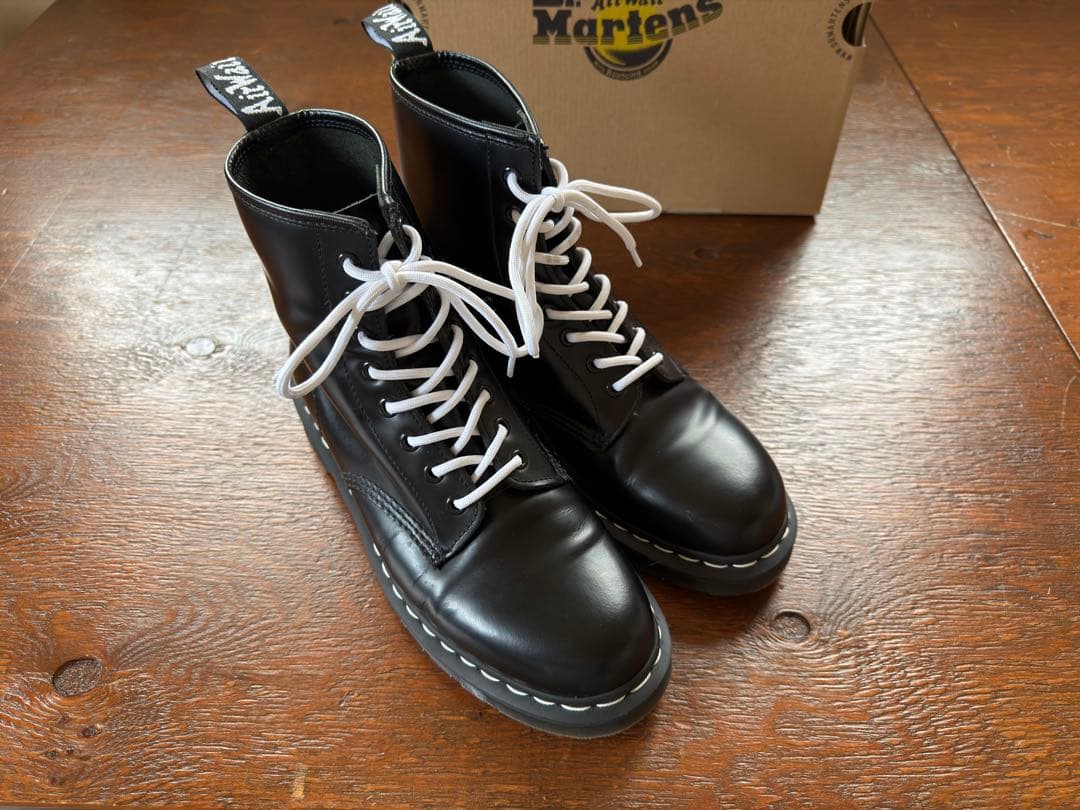 定価の半額 極美品 ドクターマーチン ホワイトステッチ 8 ホール 28cm
