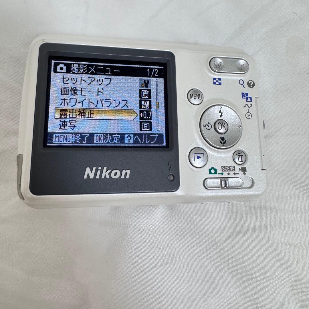 即日発送 美品　Nikon COOLPIX L2 コンパクトデジタルカメラ