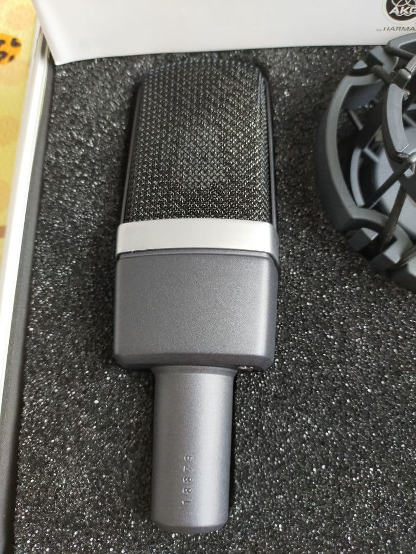 AKG C214 コンデンサーマイク