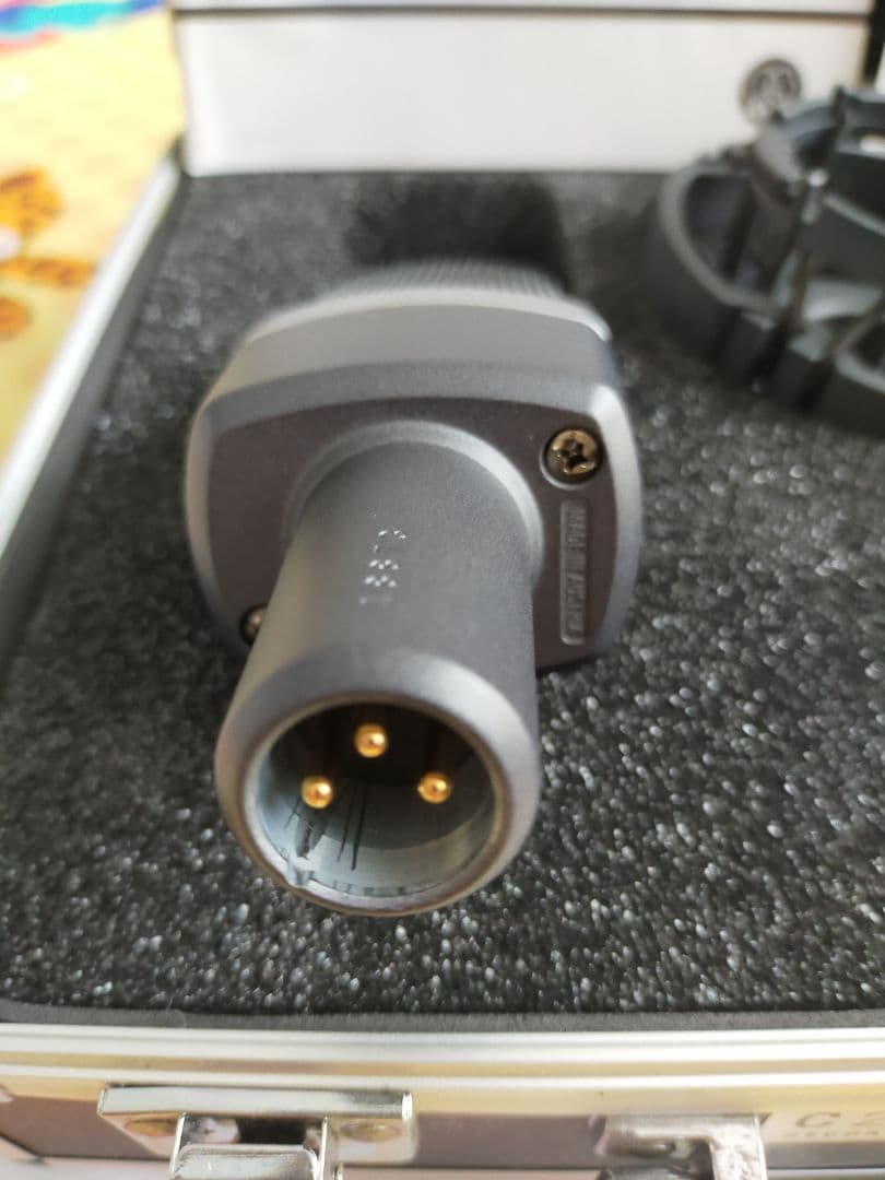 AKG C214 コンデンサーマイク