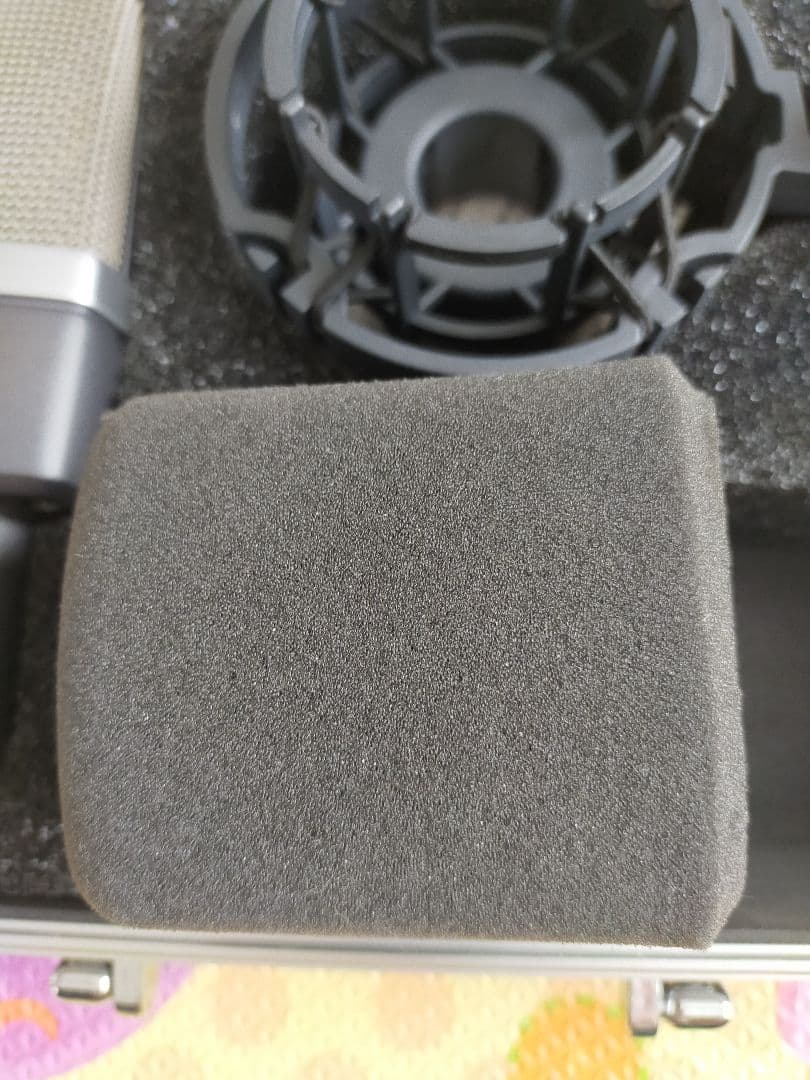 AKG C214 コンデンサーマイク