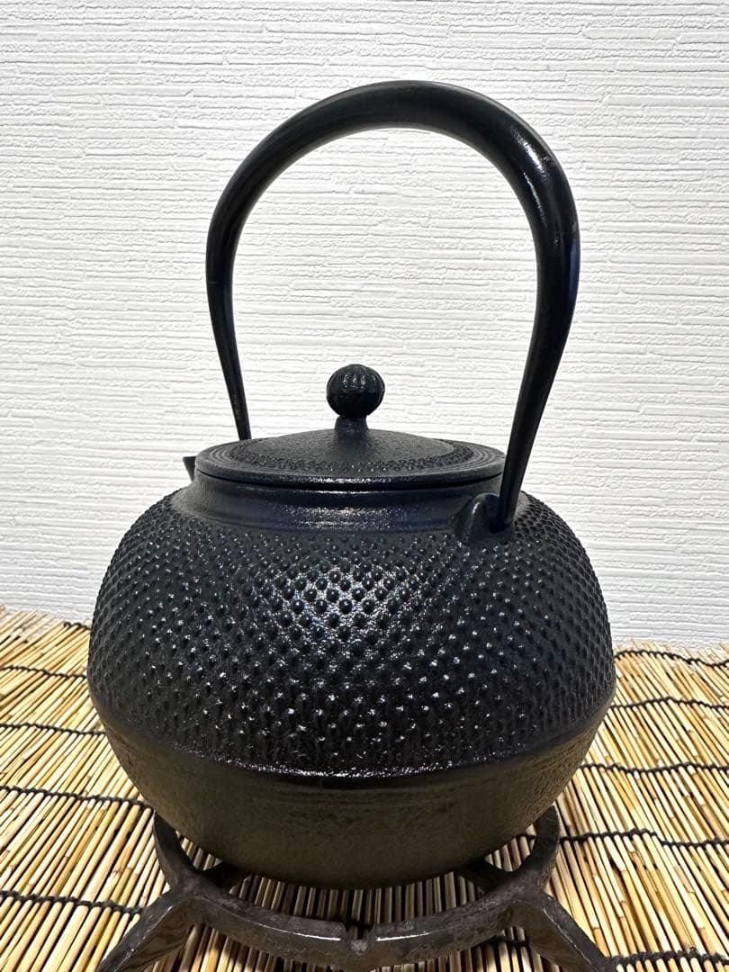 未使用品、供箱、タグ付　南部池永造　１５型福禄アラレ　南部鉄瓶　南部鉄器　鉄瓶