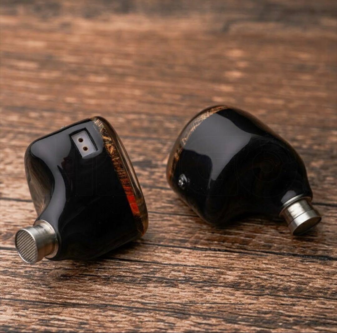 ア*ー様 【ほぼ新品・有名レビュアー最高評価】DUNU DaVinci