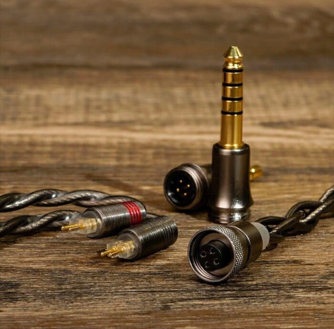 ア*ー様 【ほぼ新品・有名レビュアー最高評価】DUNU DaVinci