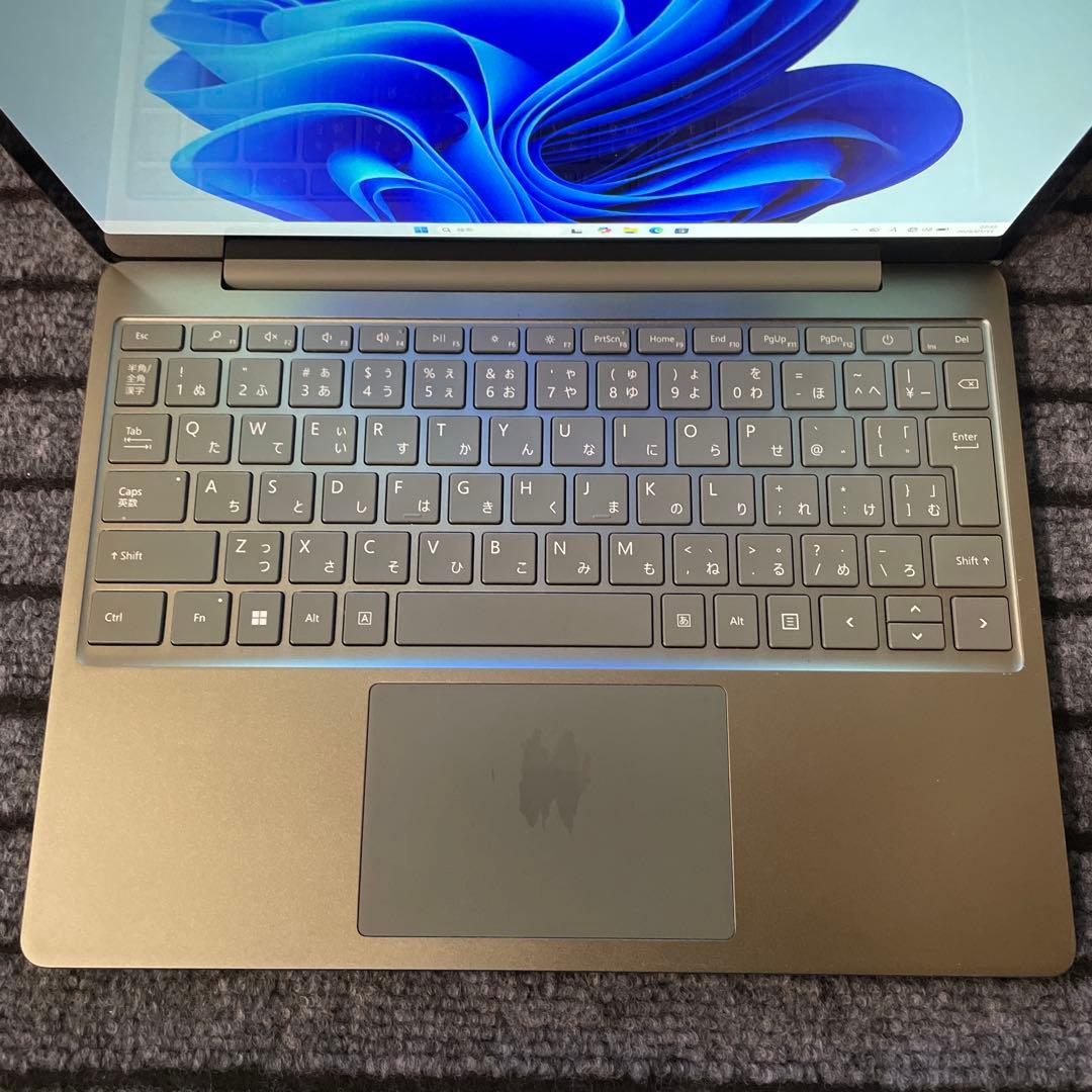 142 surface Laptop Go2 11世代 8GB 128GB