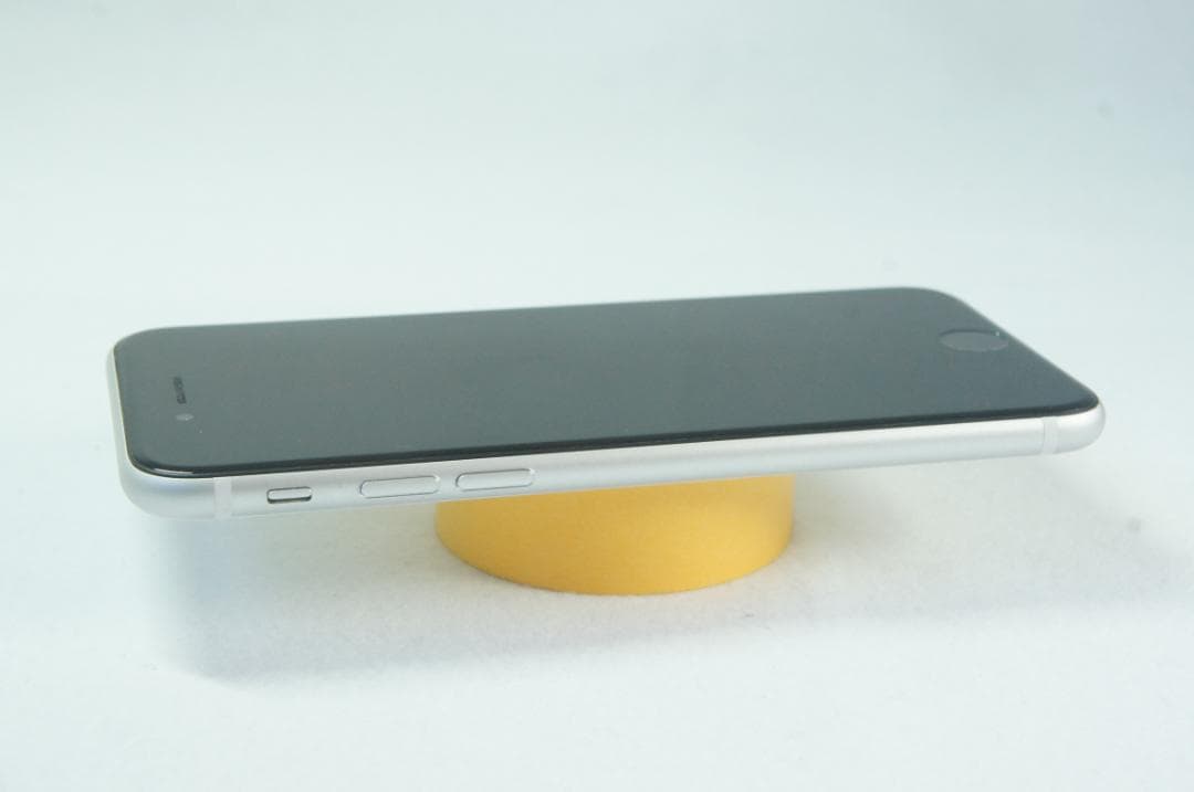 ☆☆美品　iPhone SE2 ホワイト 128GB SIMフリー☆☆