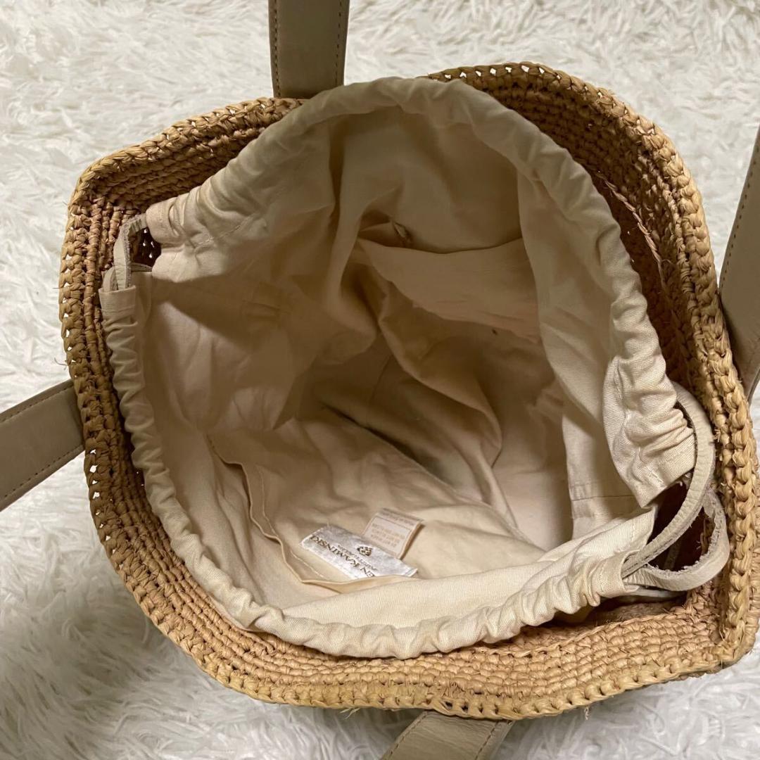 ヘレンカミンスキー カゴトートバッグ 舟形 ラフィア レザーハンドル チャーム