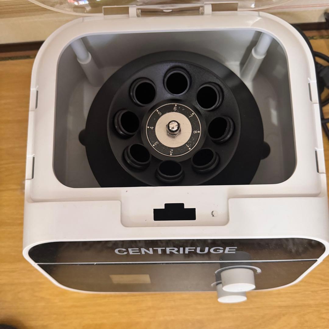 110v-220V遠心分離機デジタル低速脂肪美容 4000rpm 1920Xg