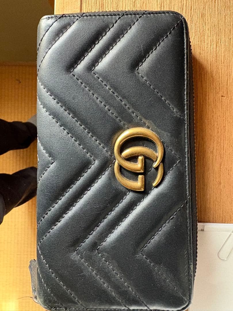 GUCCI ブラック チェブロンパターン 長財布