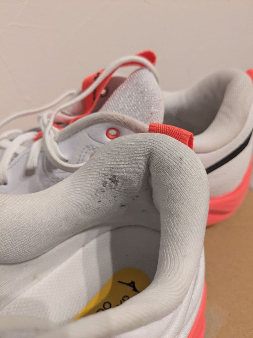 Mizuno ウェーブモーメンタムエリート　バレーボールシューズ　26cm