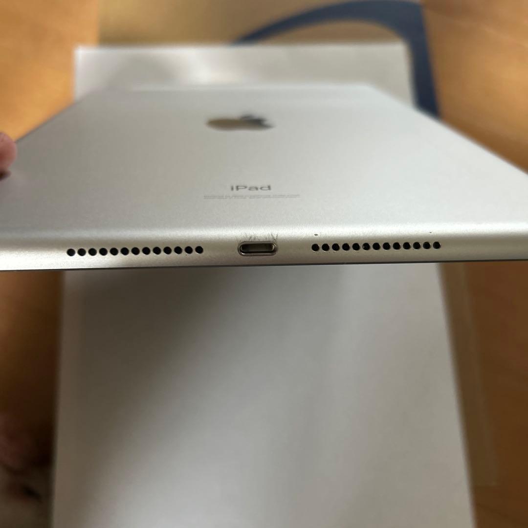Apple iPad 第七世代 シルバー 本体