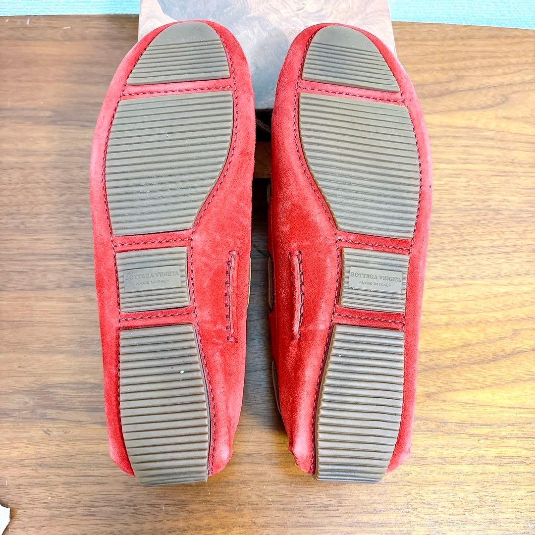 美品 BOTTEGA VENETA イントレチャート スエードモカシン レッド