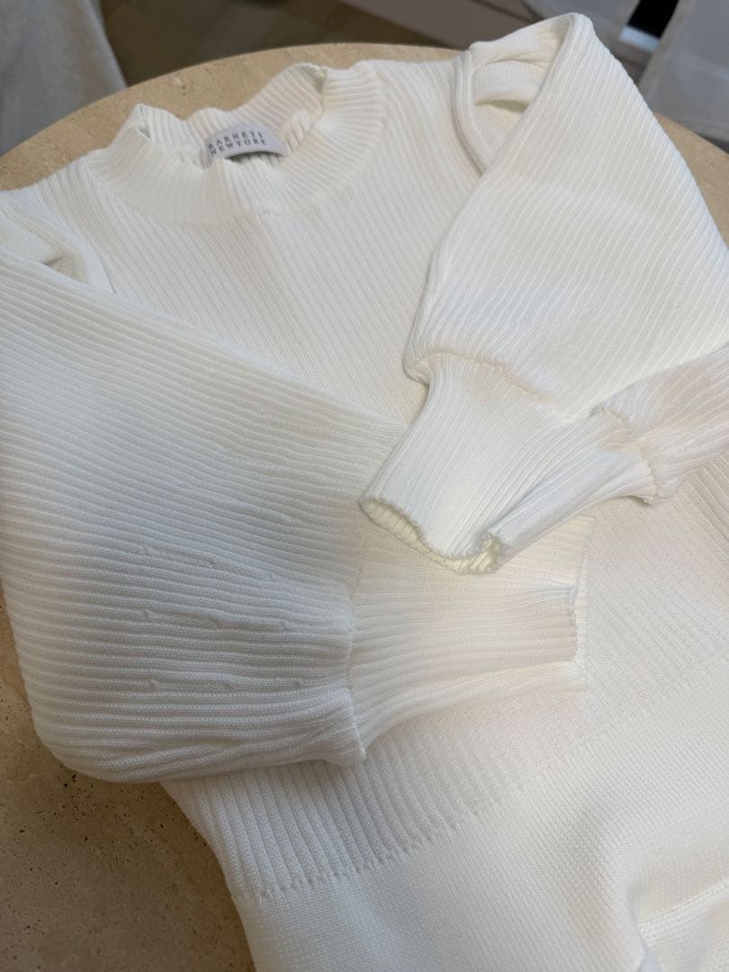 未使用美品【BARNEYS NEW YORK】ニットワンピース　ホワイト