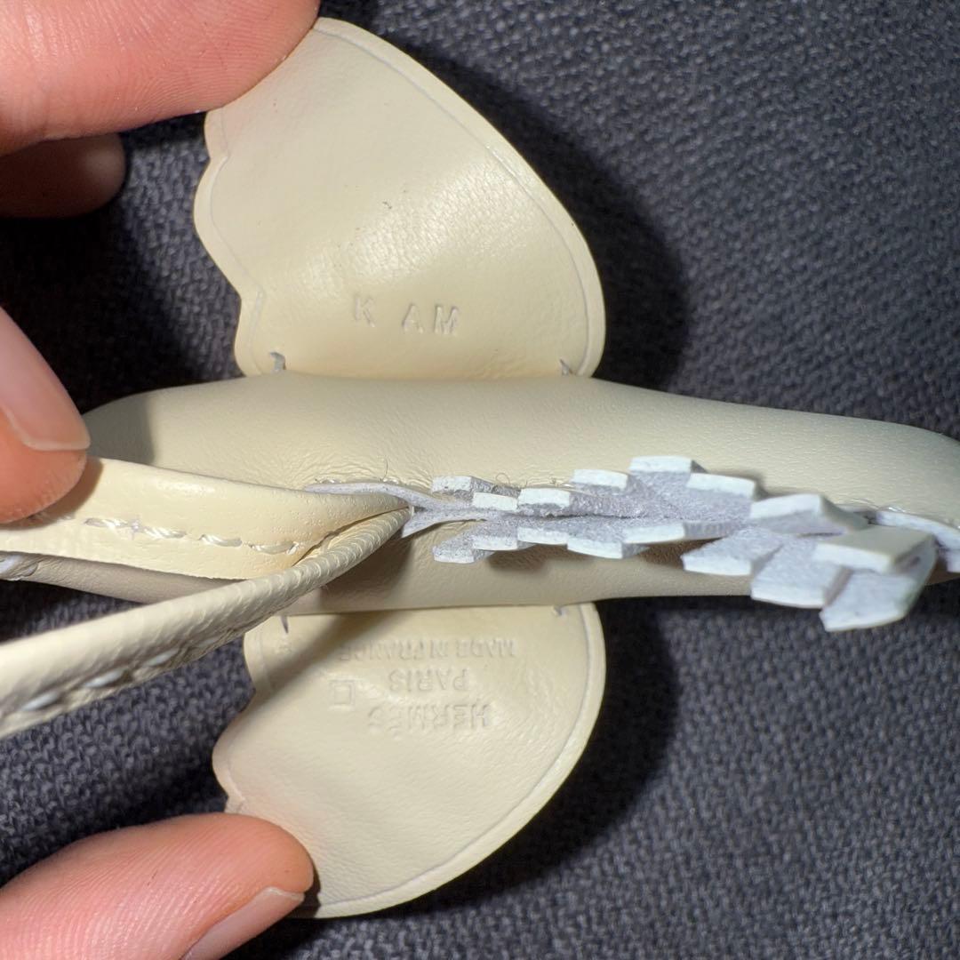 エルメスペガサスチャーム白　クロコ型押し