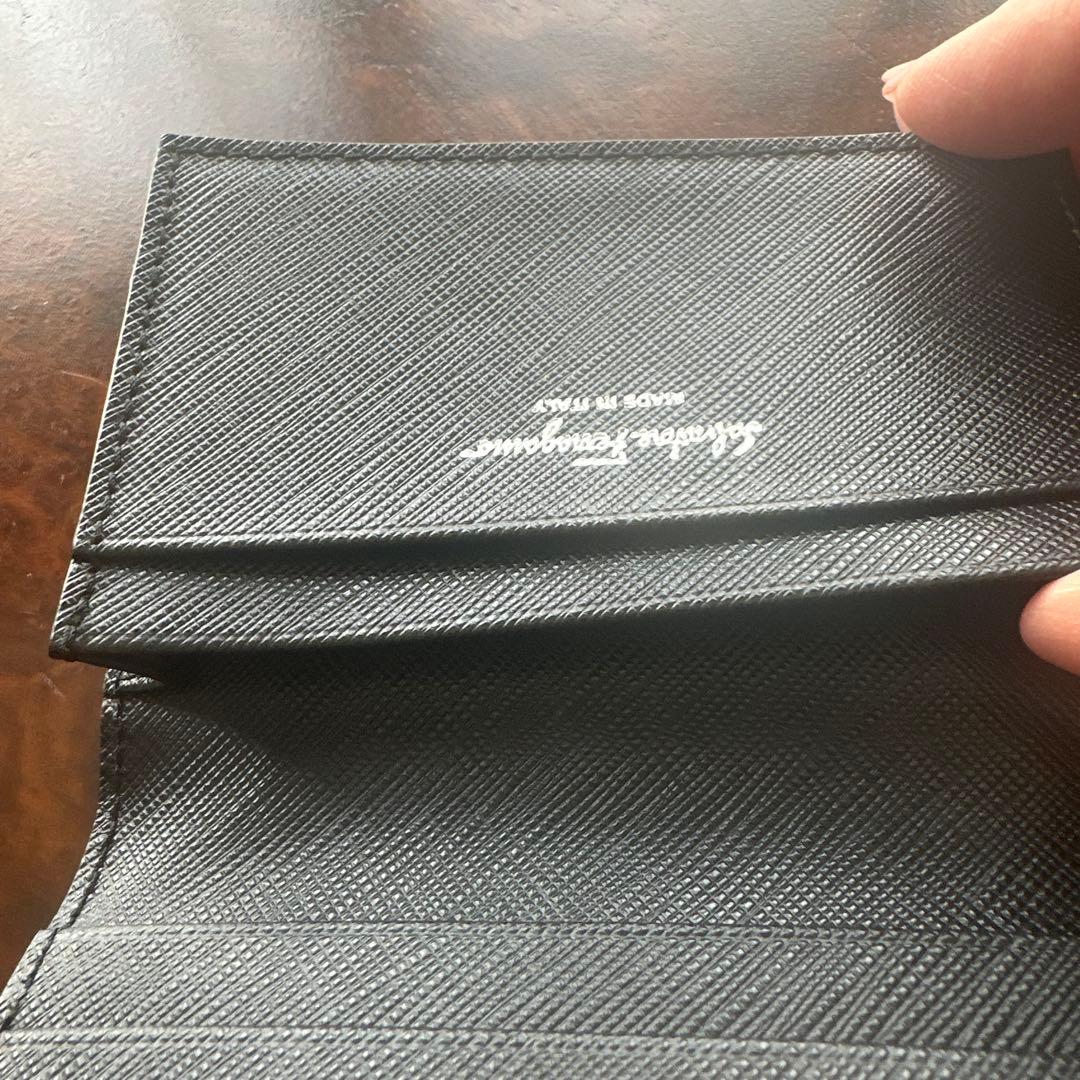 モルペコ　Salvatore Ferragamo 名刺入れ