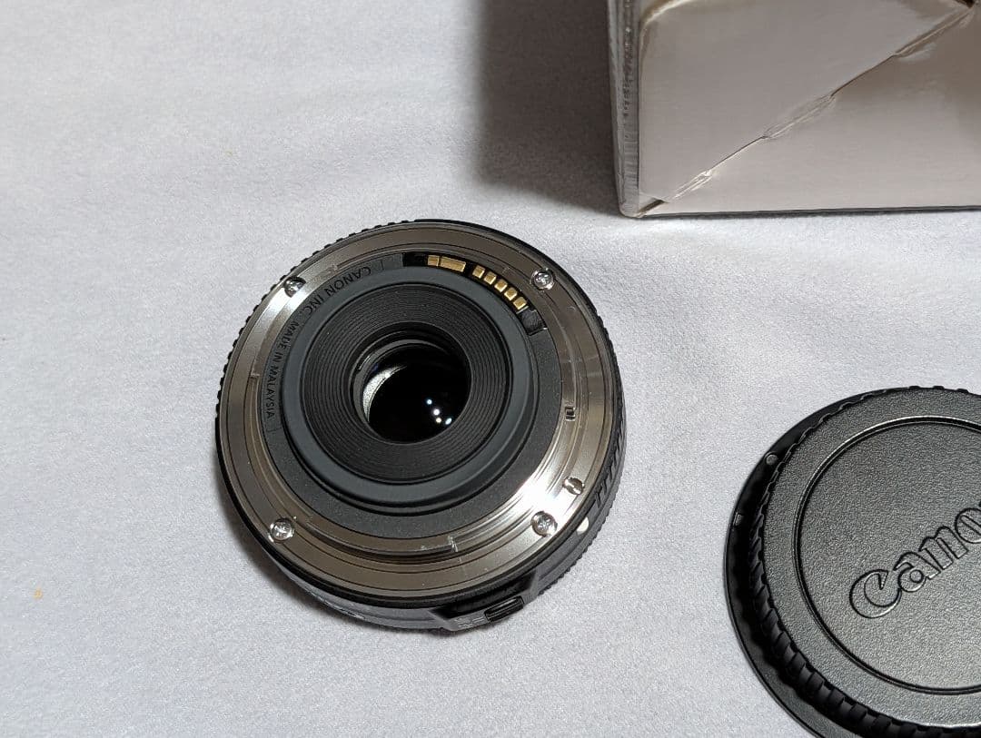 美品、Canon EF-S 24mm f/2.8 STM レンズ