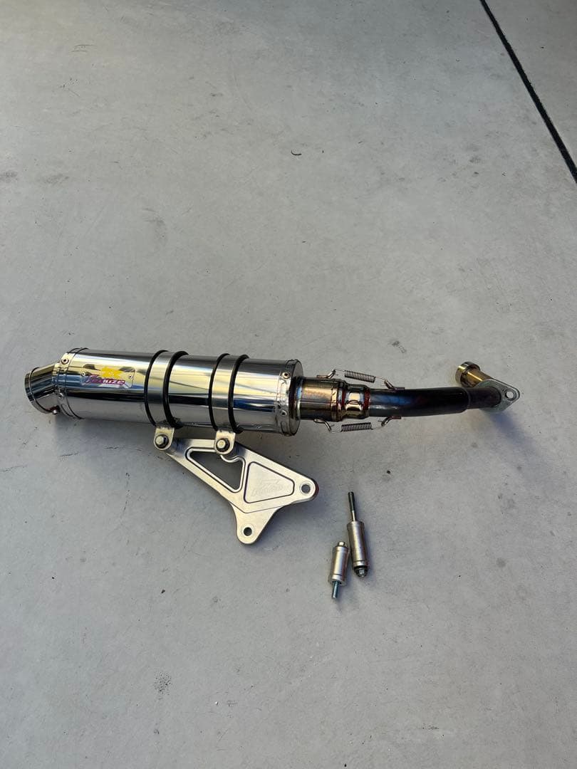 シグナス3型　リアライズマフラー美品