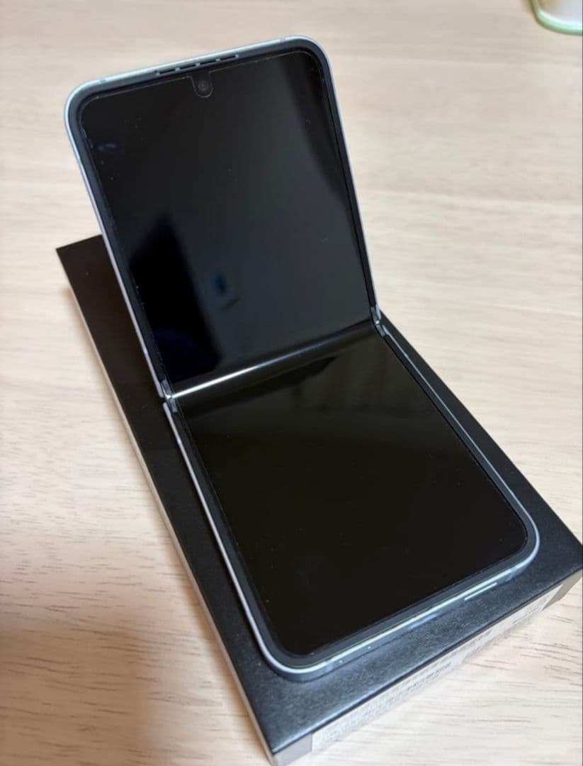 GALAXY flip6 docomo版