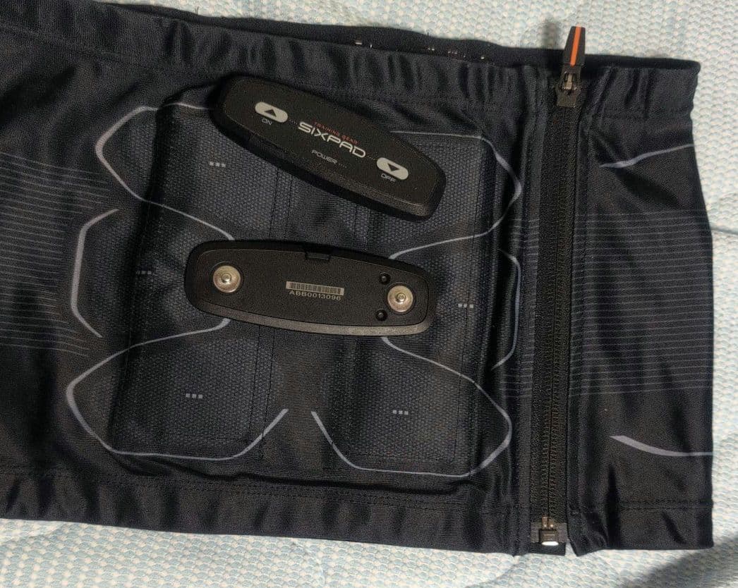 シックスパッド　パワースーツライトアブズ　Mサイズ