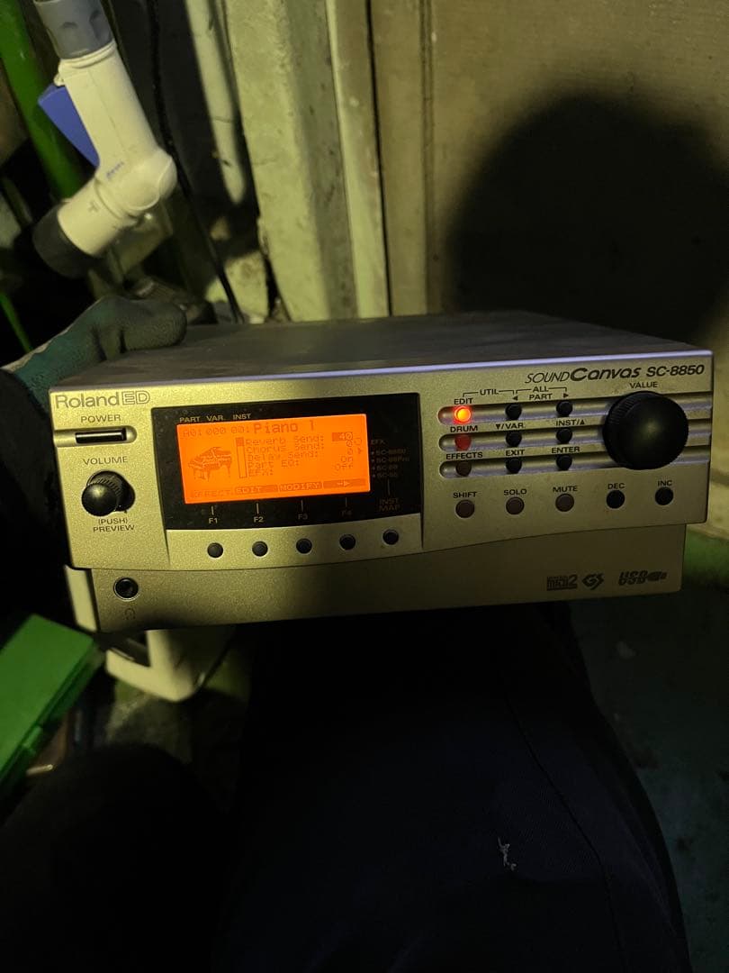 中古品　Roland SC-8850 音源モジュール　ローランド