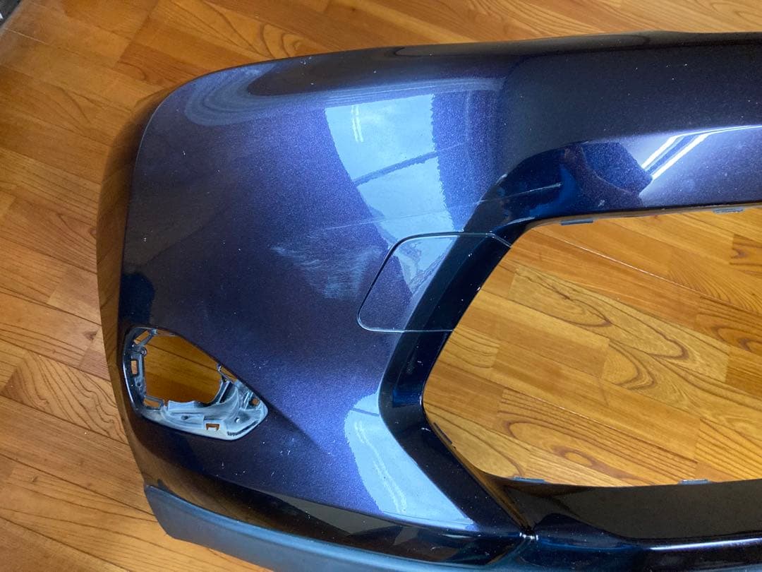 トヨタ　ハリアー　AVU65フロントバンパー