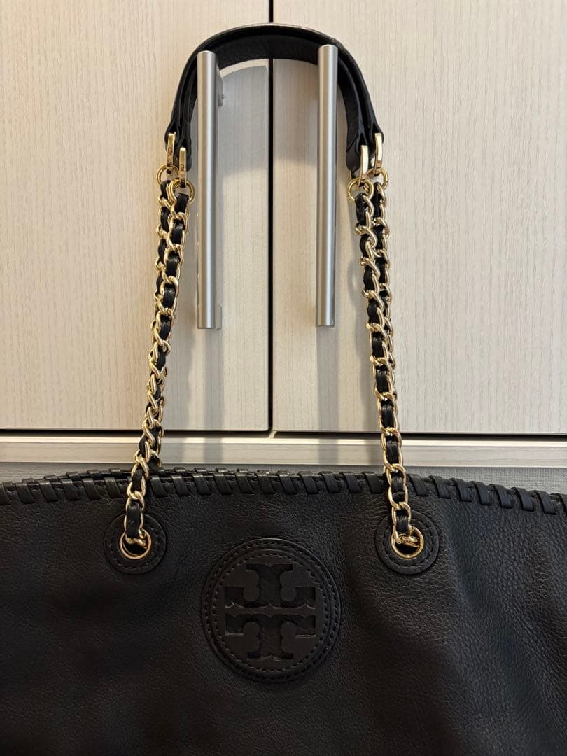 本日限定値下げ中です‼︎ 美品　トリーバーチ　レザーチェーンバック　ブラック