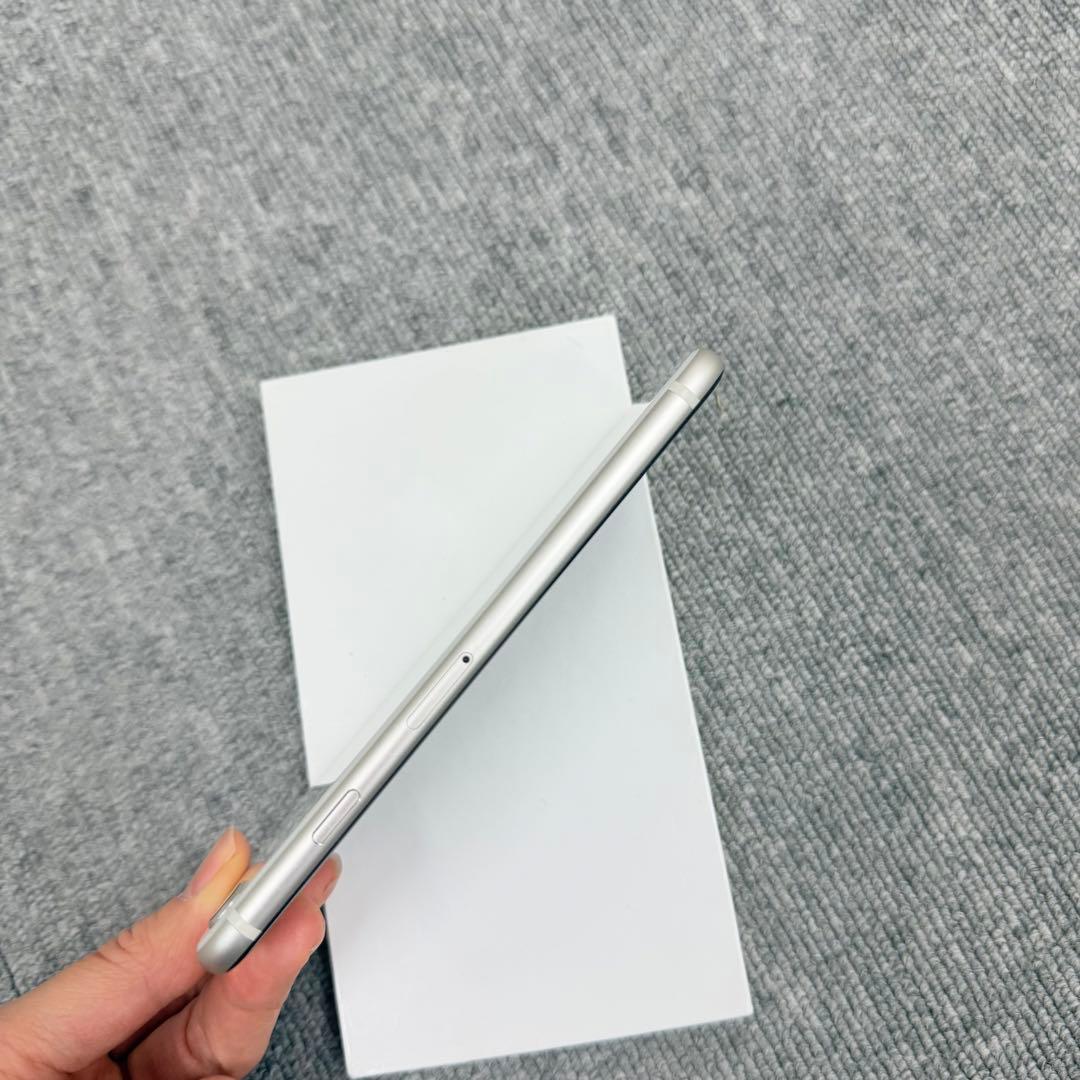 iPhone SE3 128GB スターライトSIMフリー