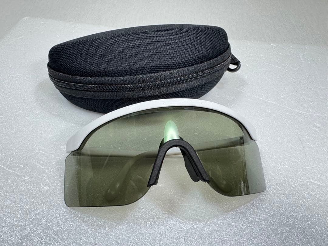オークリー レーザーブレード　RAZOR BLADES サングラス