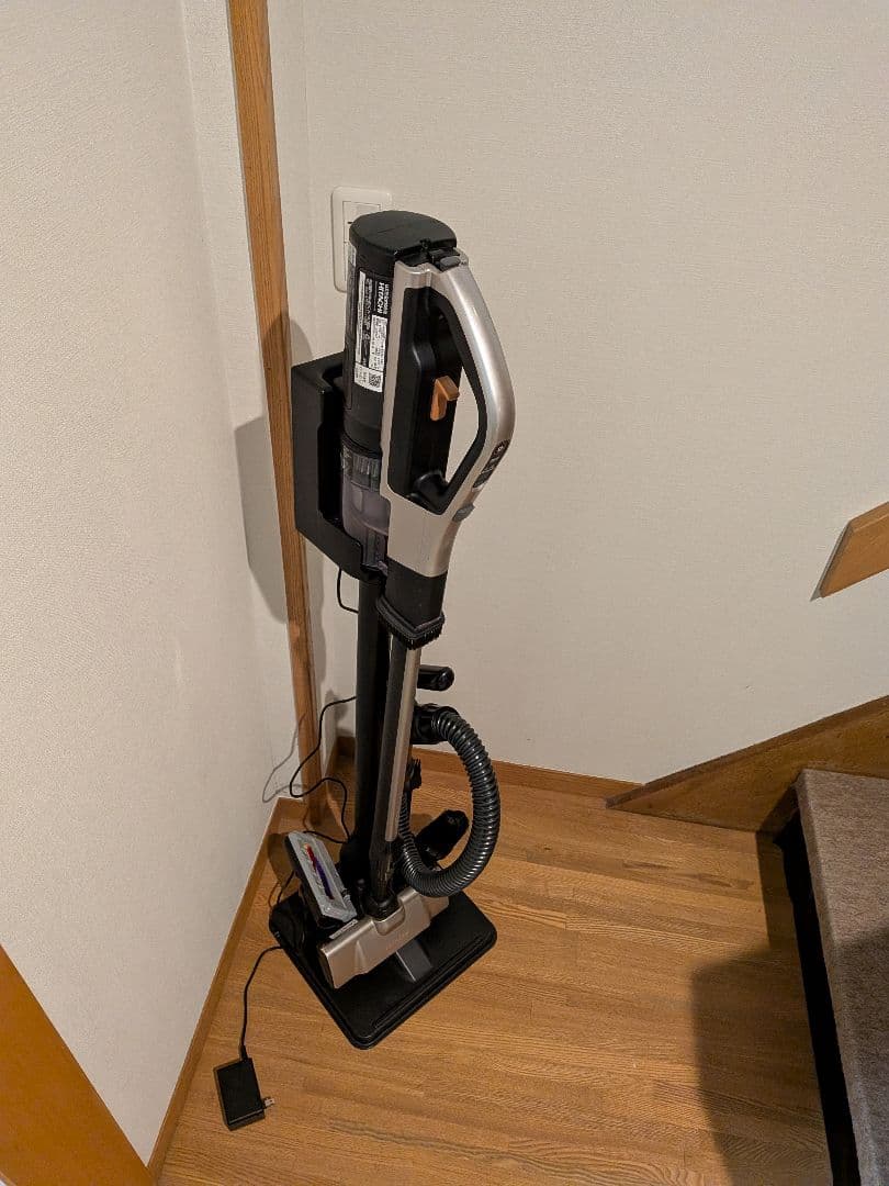 【メルコウ】日立　スティッククリーナー　PV-BH900K