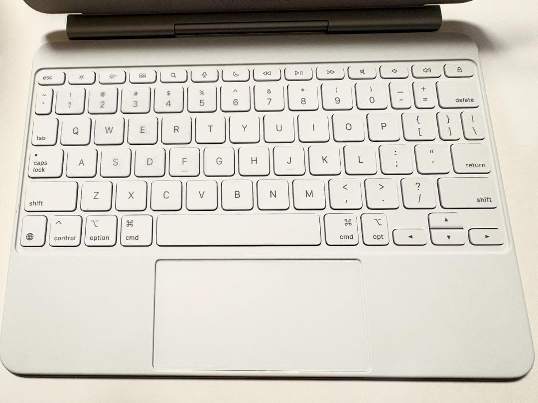 11インチiPad Air Apple Magic Keyboard (US）白