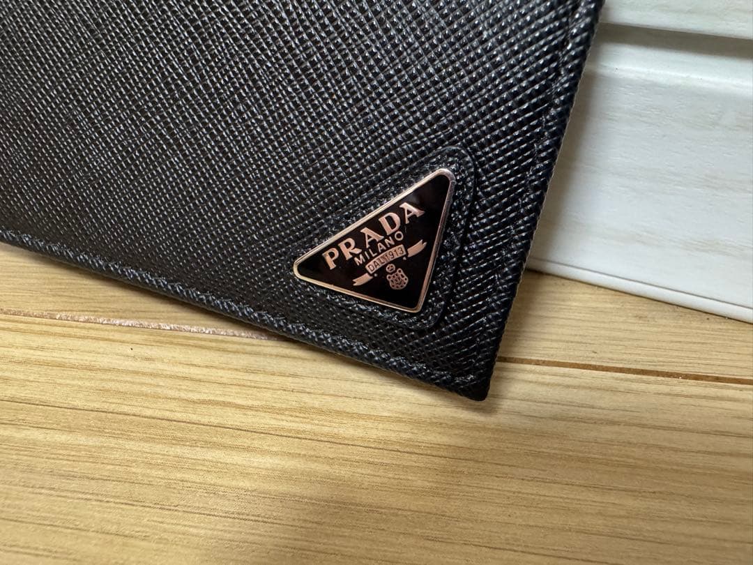 【未使用品】PRADA カードケース　名刺入れ　三角ロゴ　サフィアーノレザー　黒