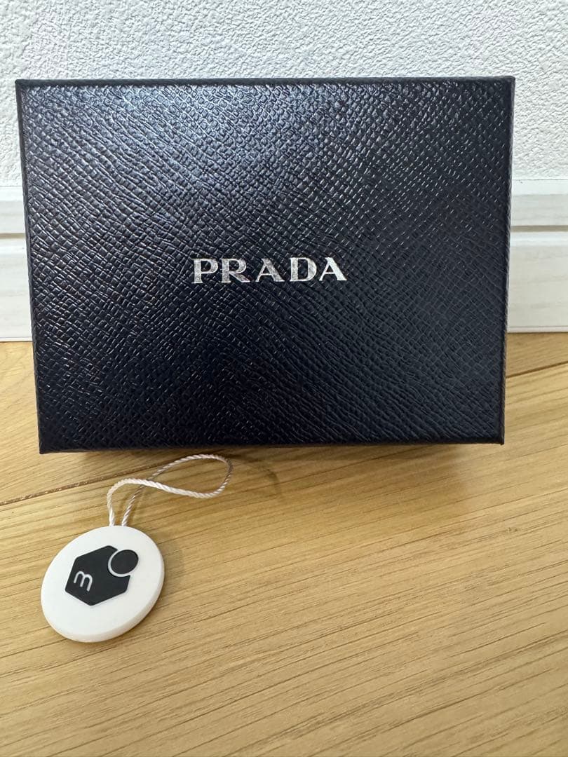 【未使用品】PRADA カードケース　名刺入れ　三角ロゴ　サフィアーノレザー　黒