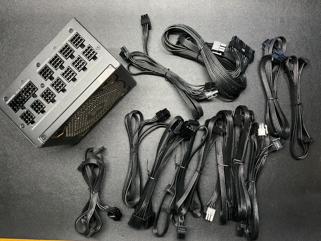 Super Flower LEADEX V Pro Gold　1000W