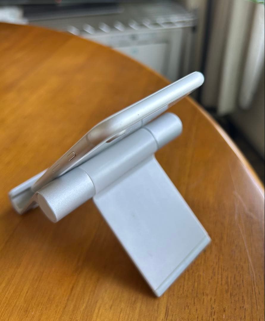 iPhone 8 本体　64GB