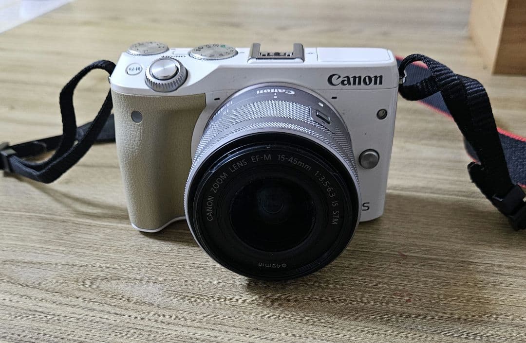 【ジャンク品】Canon EOS M3 ホワイト