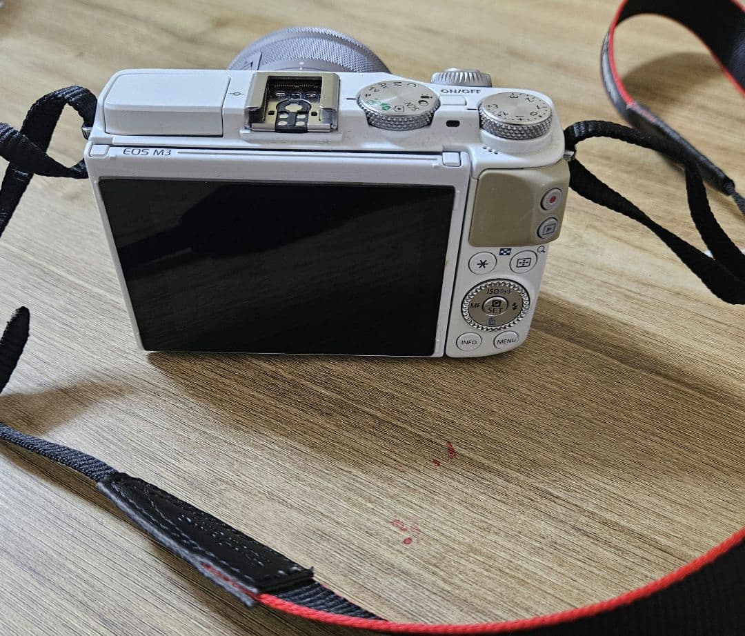 【ジャンク品】Canon EOS M3 ホワイト