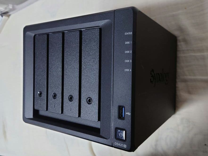 外付けハードディスク・ドライブ Synology DS420+