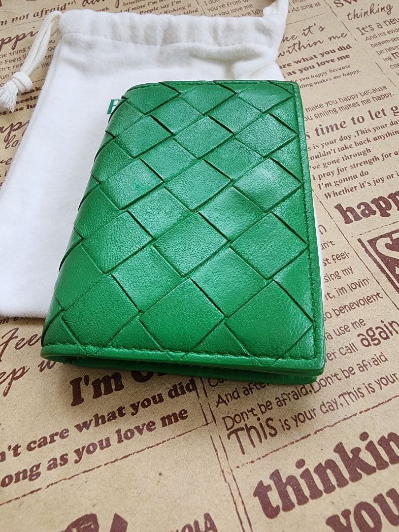 とても綺麗　現行品　ボッテガヴェネタ　編み込み　名刺入れ　カードケース 緑