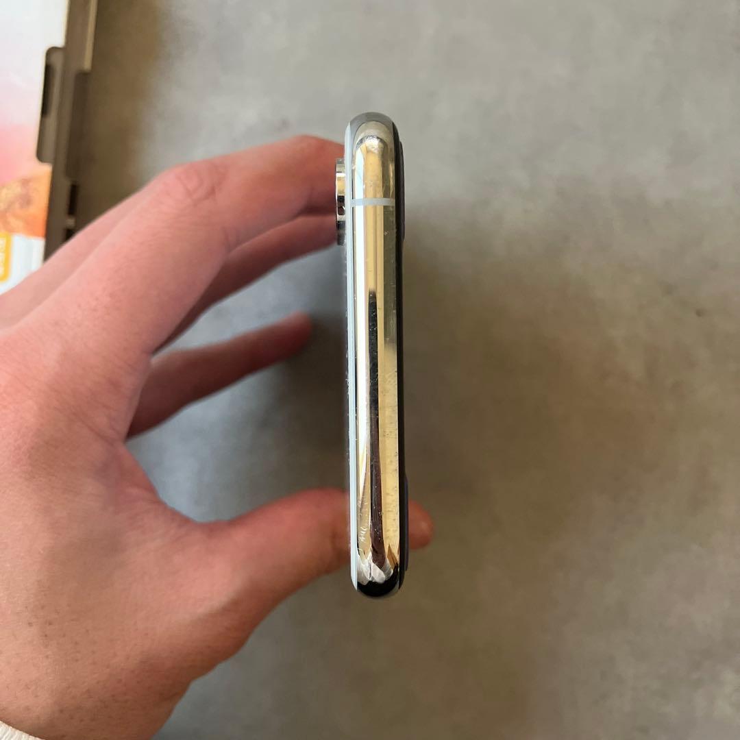 y*u様 美品 Apple iPhone Xs 512GB 新品防水カバーのオマ
