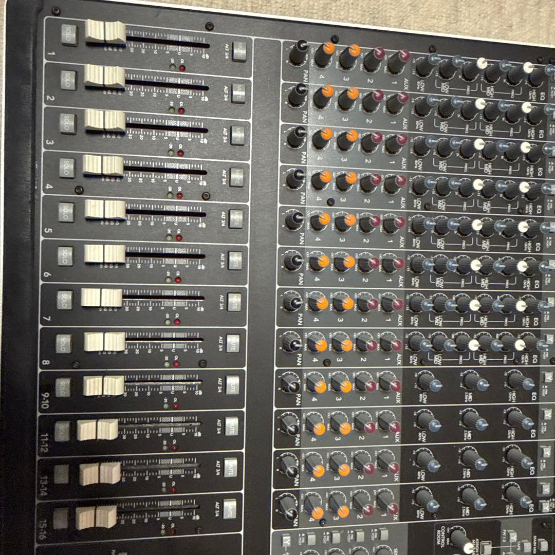 ONYX-1620i アナログミキサー