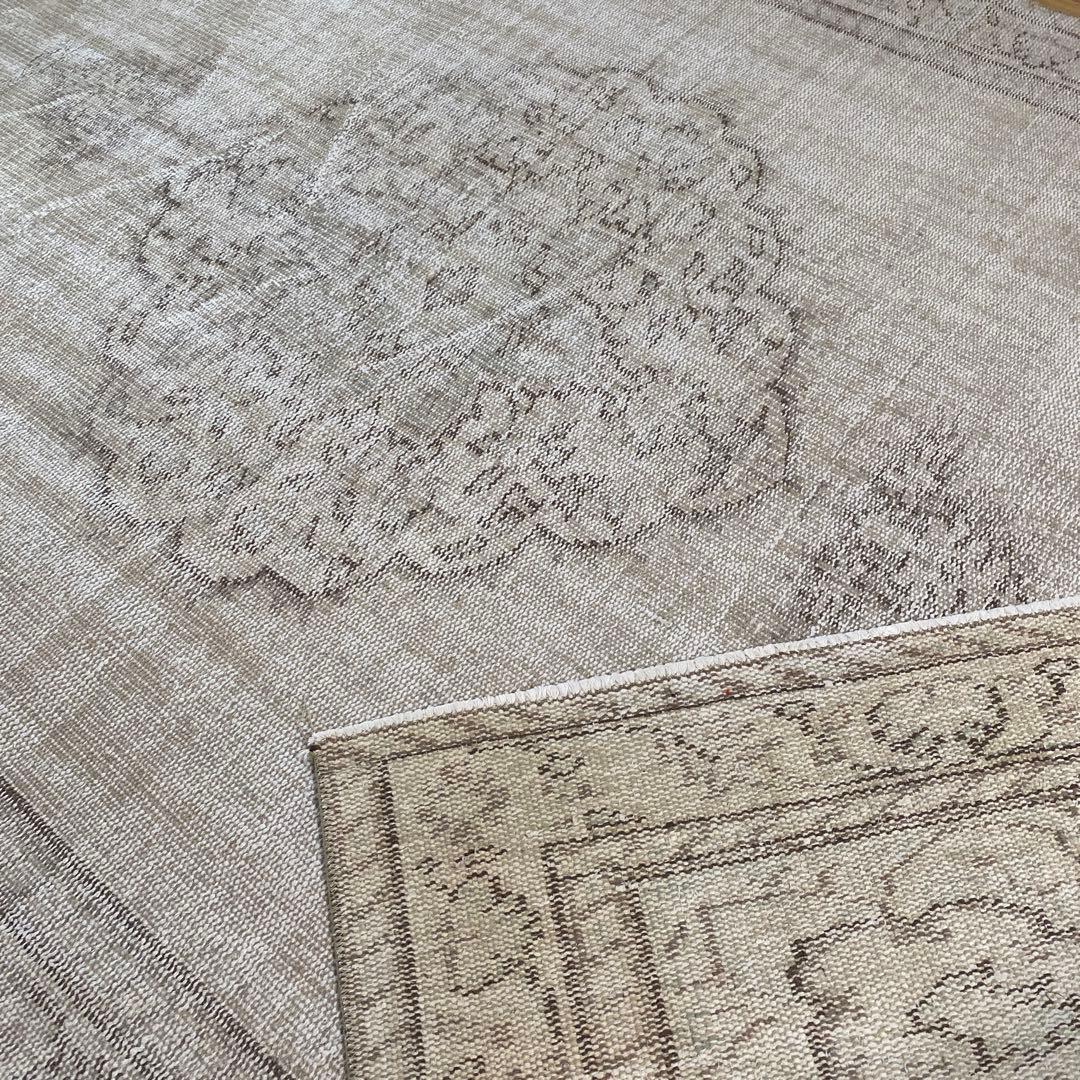 最終値下げ❣️ウール100%シャビ　アンティーク風ラグ