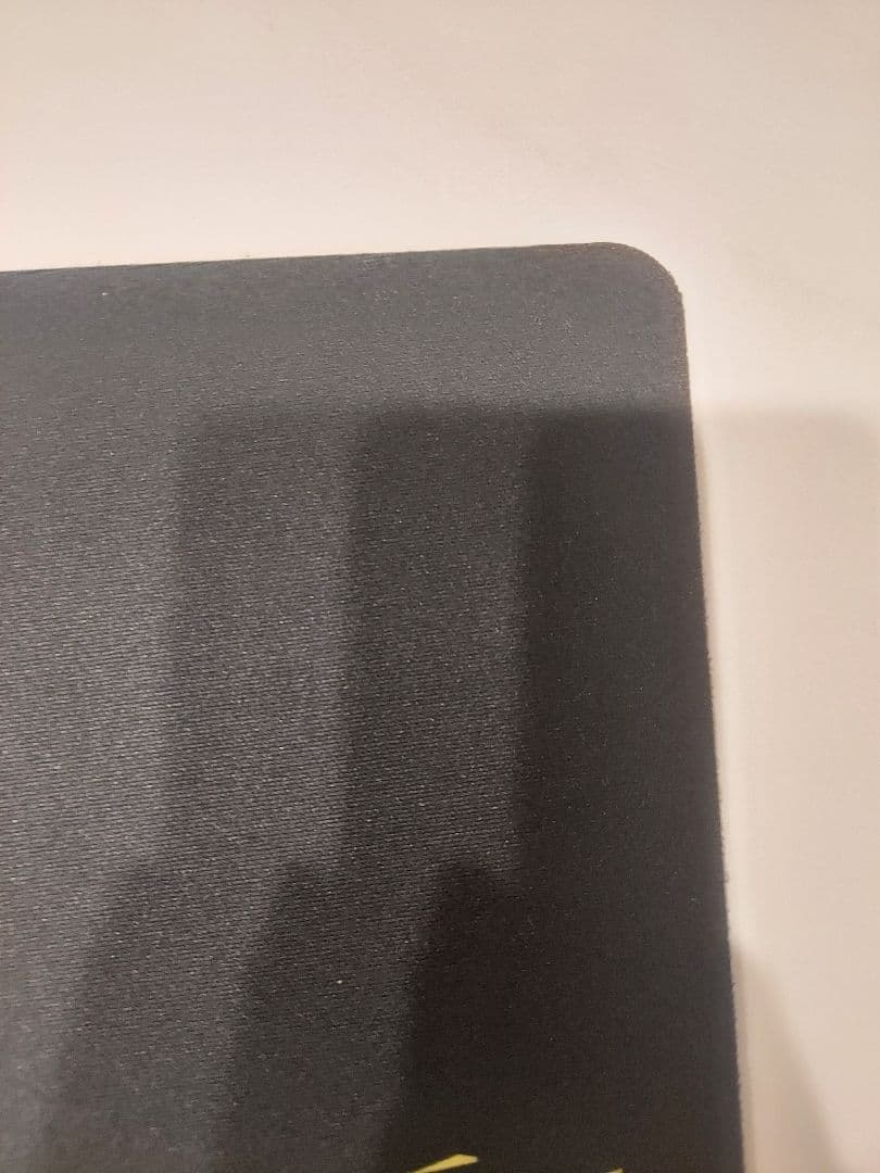 超貴重！海外ポケモンセンター限定 電撃ピカチュウ プレイマット