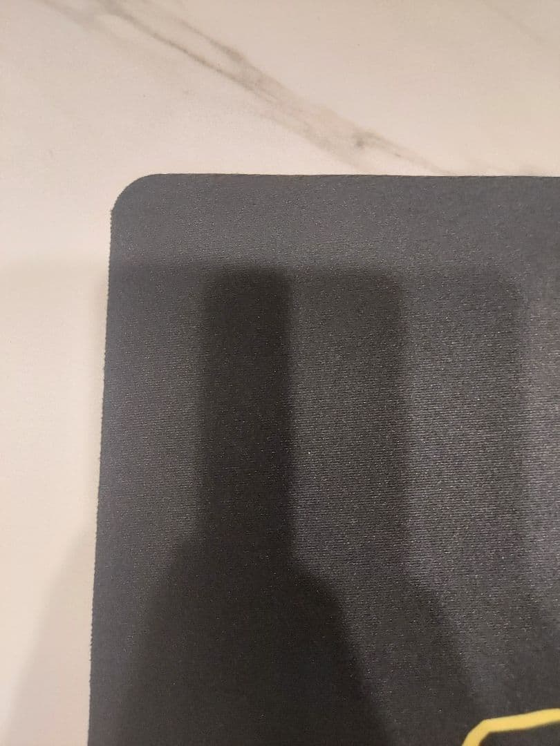 超貴重！海外ポケモンセンター限定 電撃ピカチュウ プレイマット